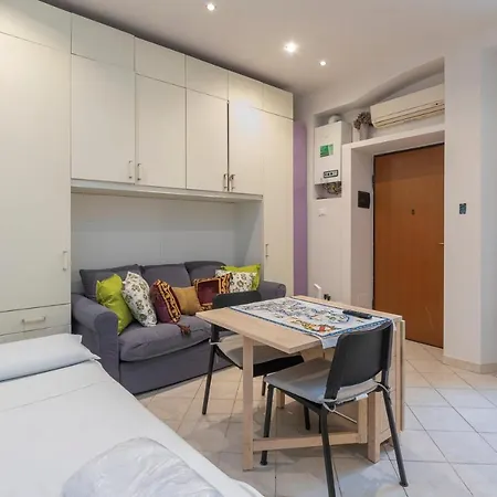 Ihost Cozy Studio - Melzo 5 *